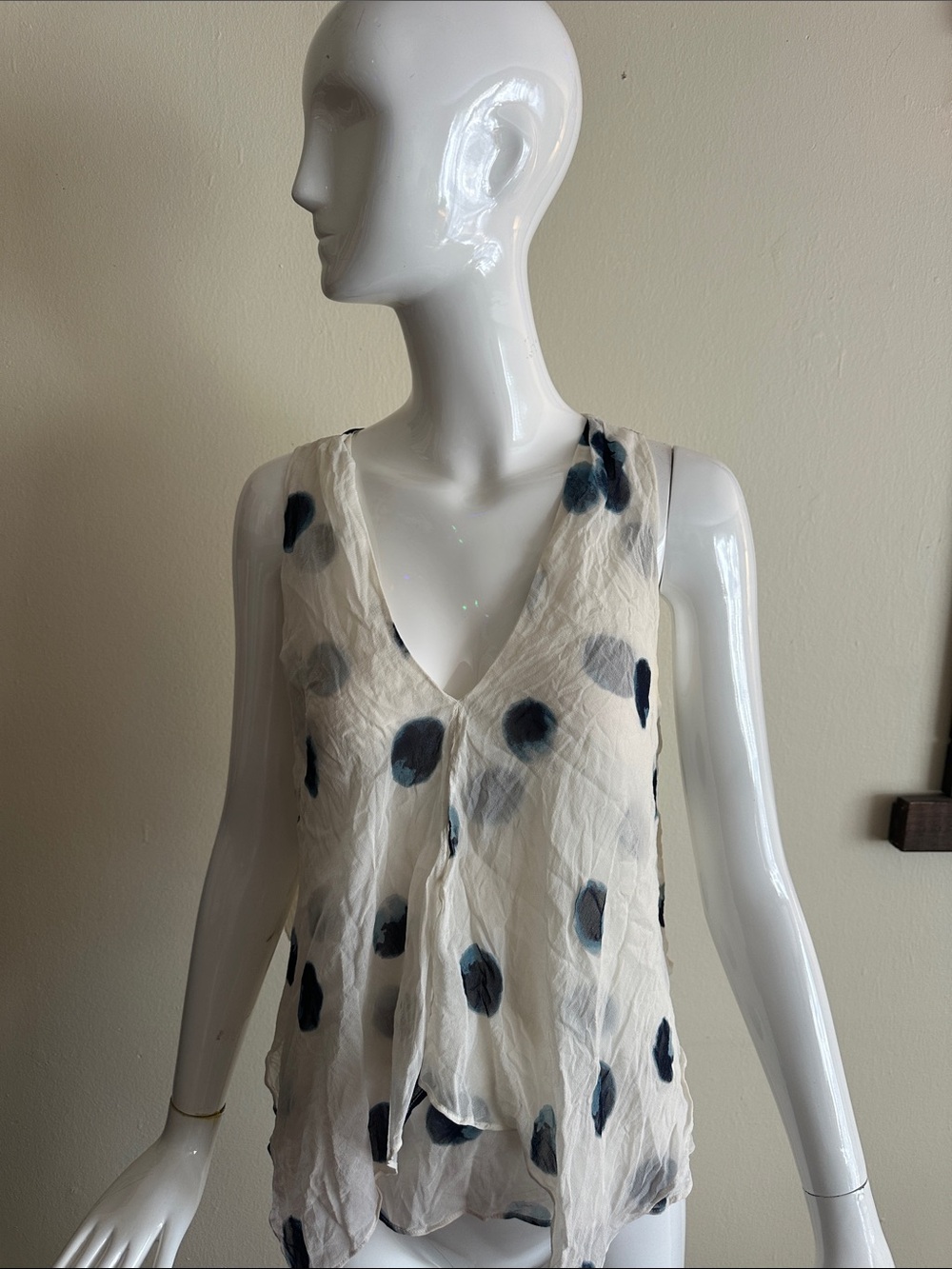 Babaton Cream Sleeveless V-Neck Polka Dot Camisole